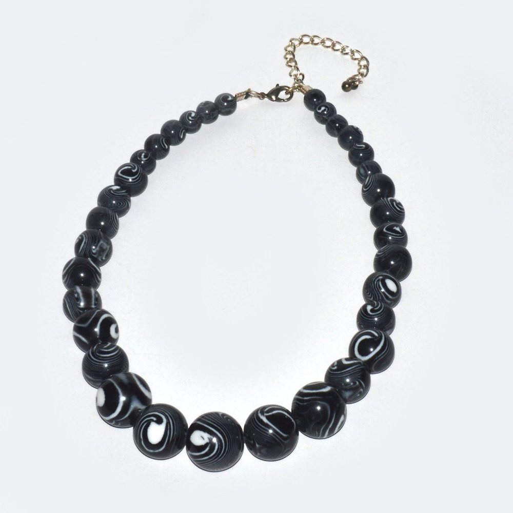 Retro Marbled Black&White Beaded Choker Necklace